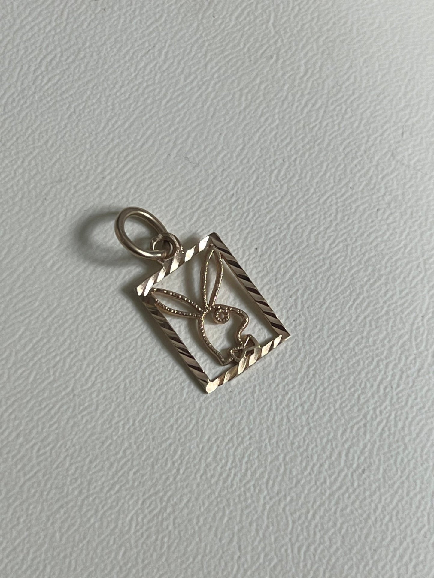 10k playboy bunny pendant - gldn grl