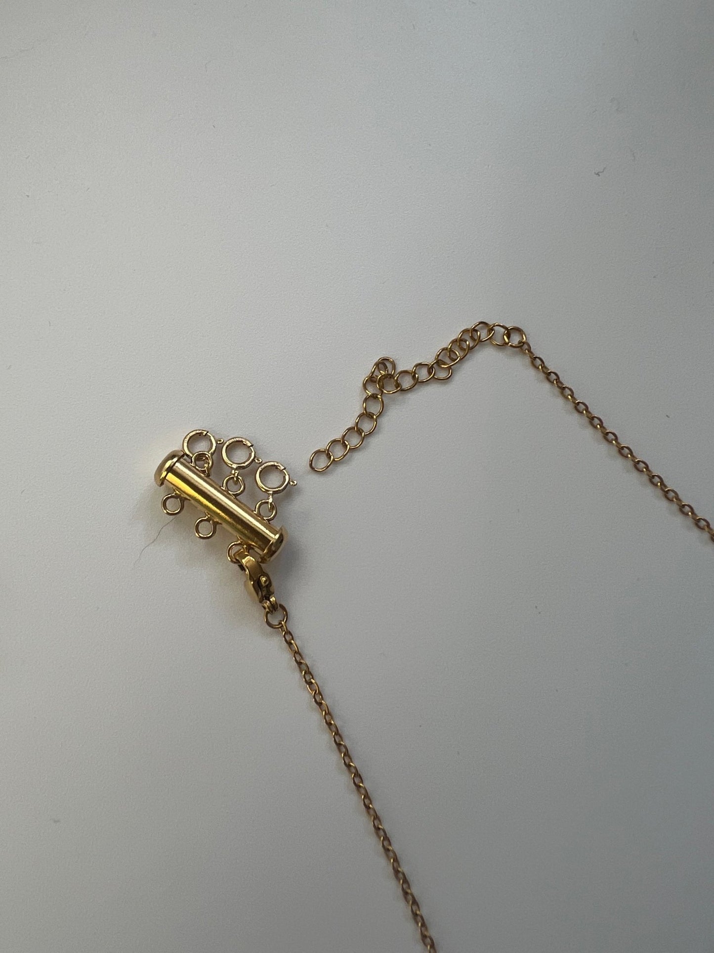 Tangle preventing clasp - gldn grl