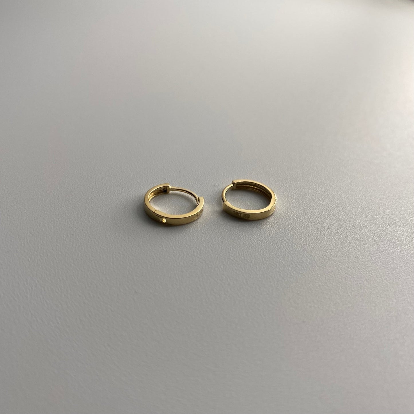 14k square huggie