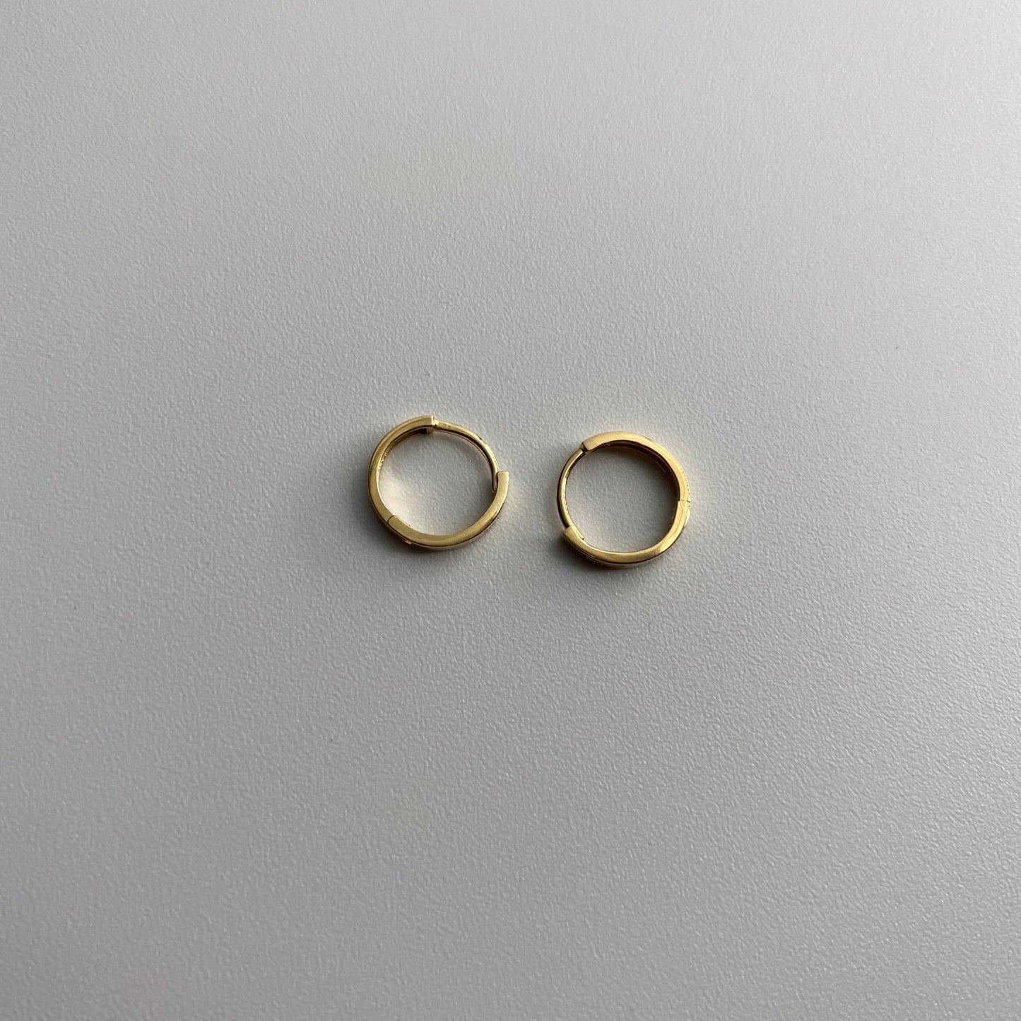 14k square huggie