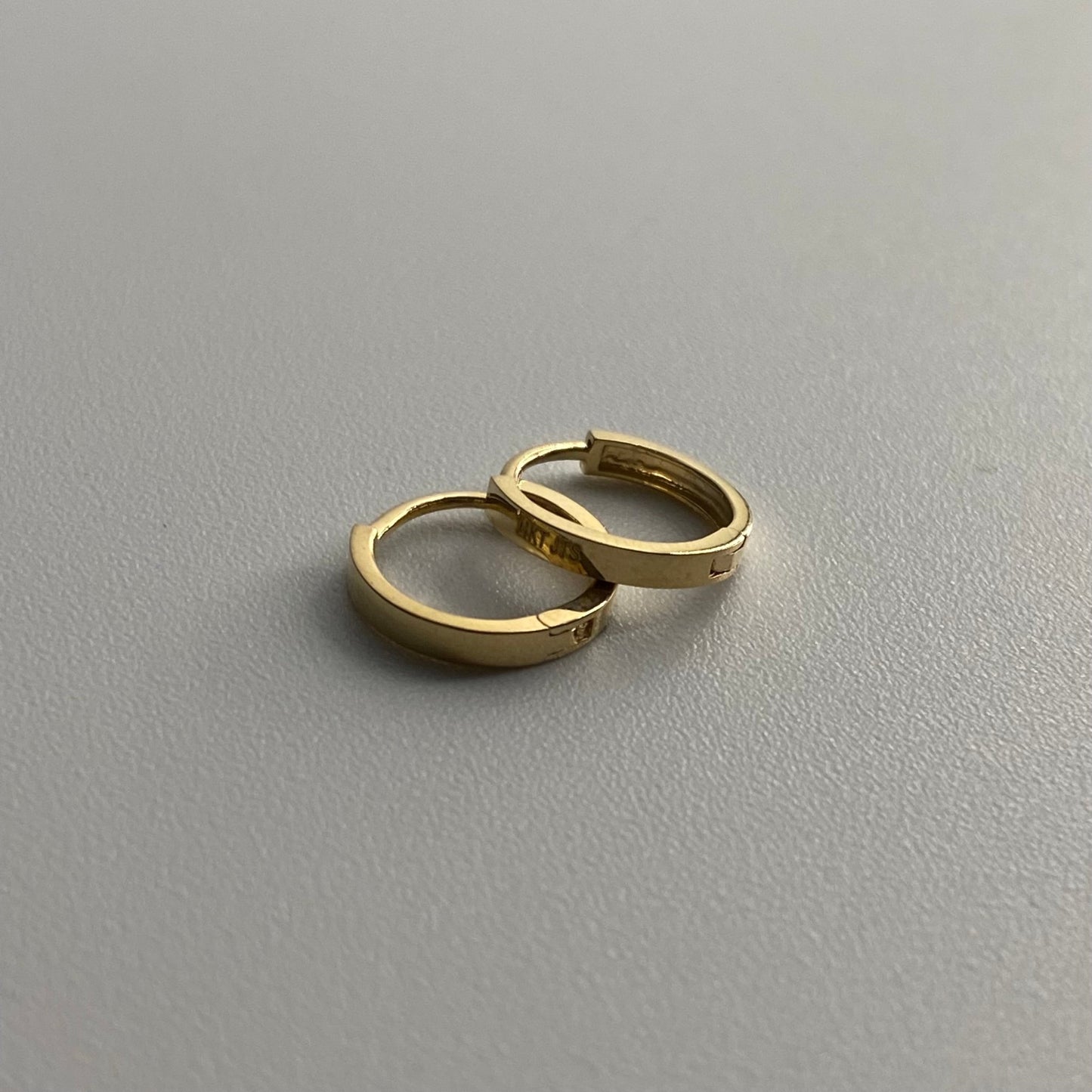 14k square huggie