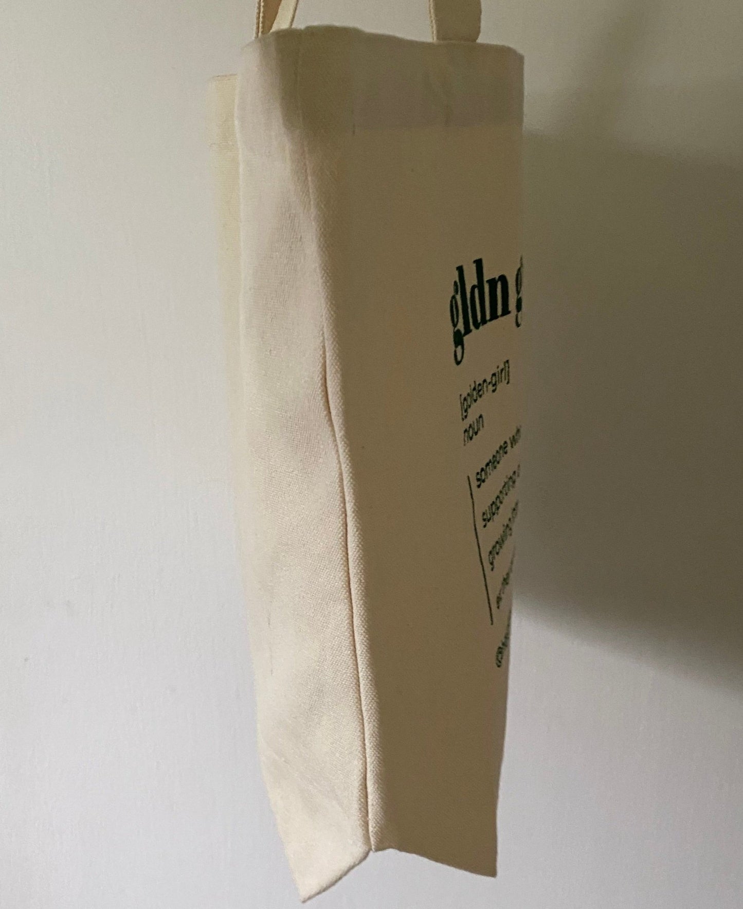 gldn grl tote bag