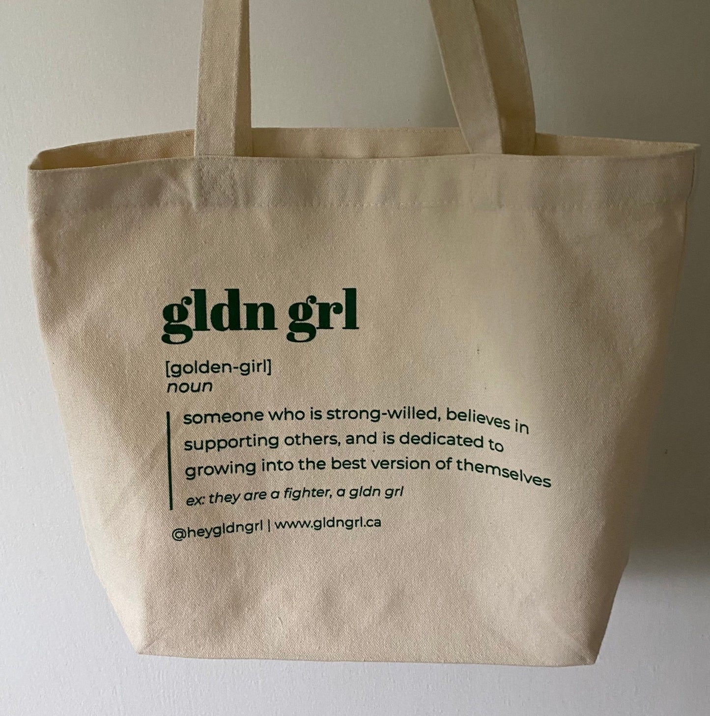 gldn grl tote bag