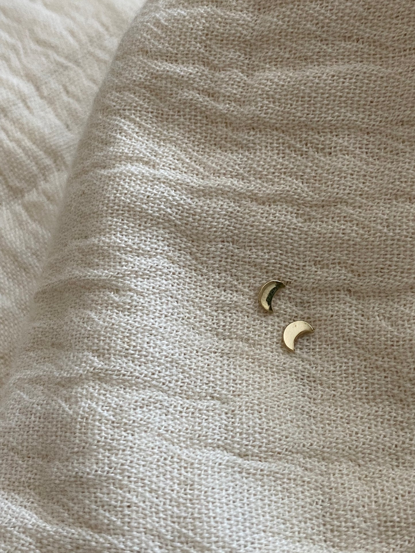 10k moon studs