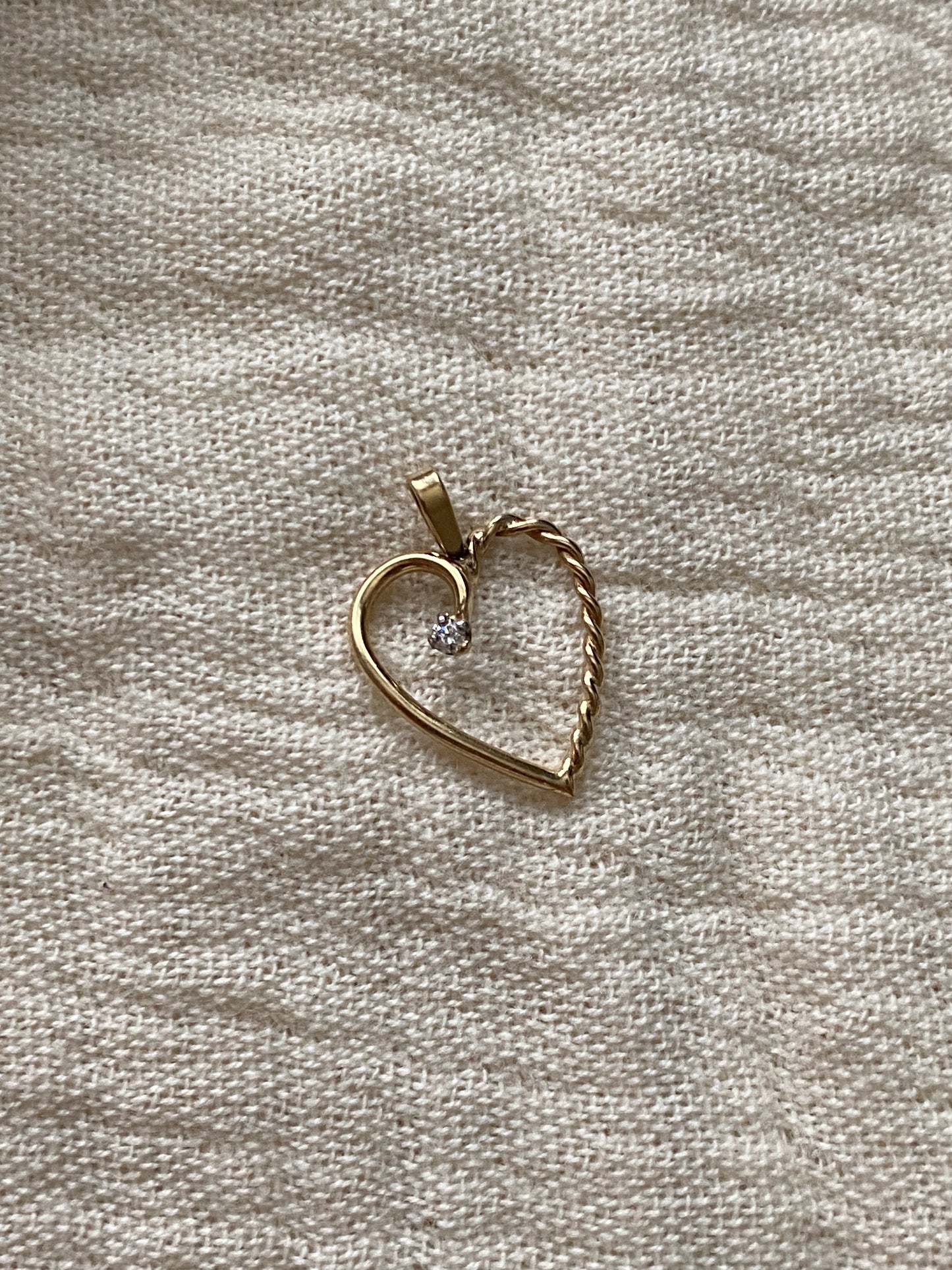 14k twisted heart pendant