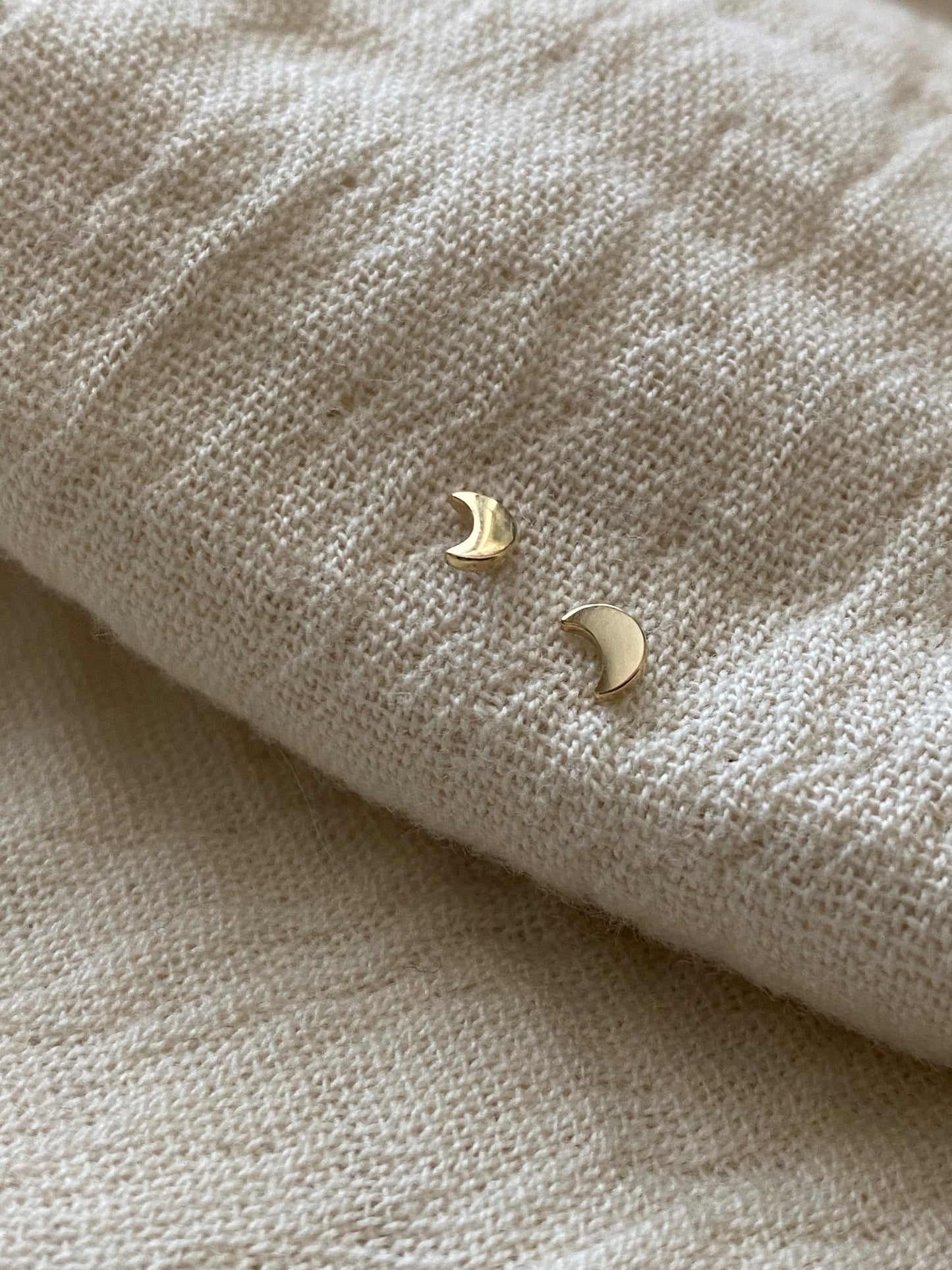 10k moon studs