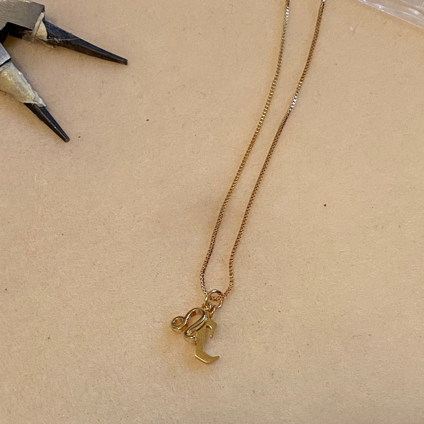 roberta pendant