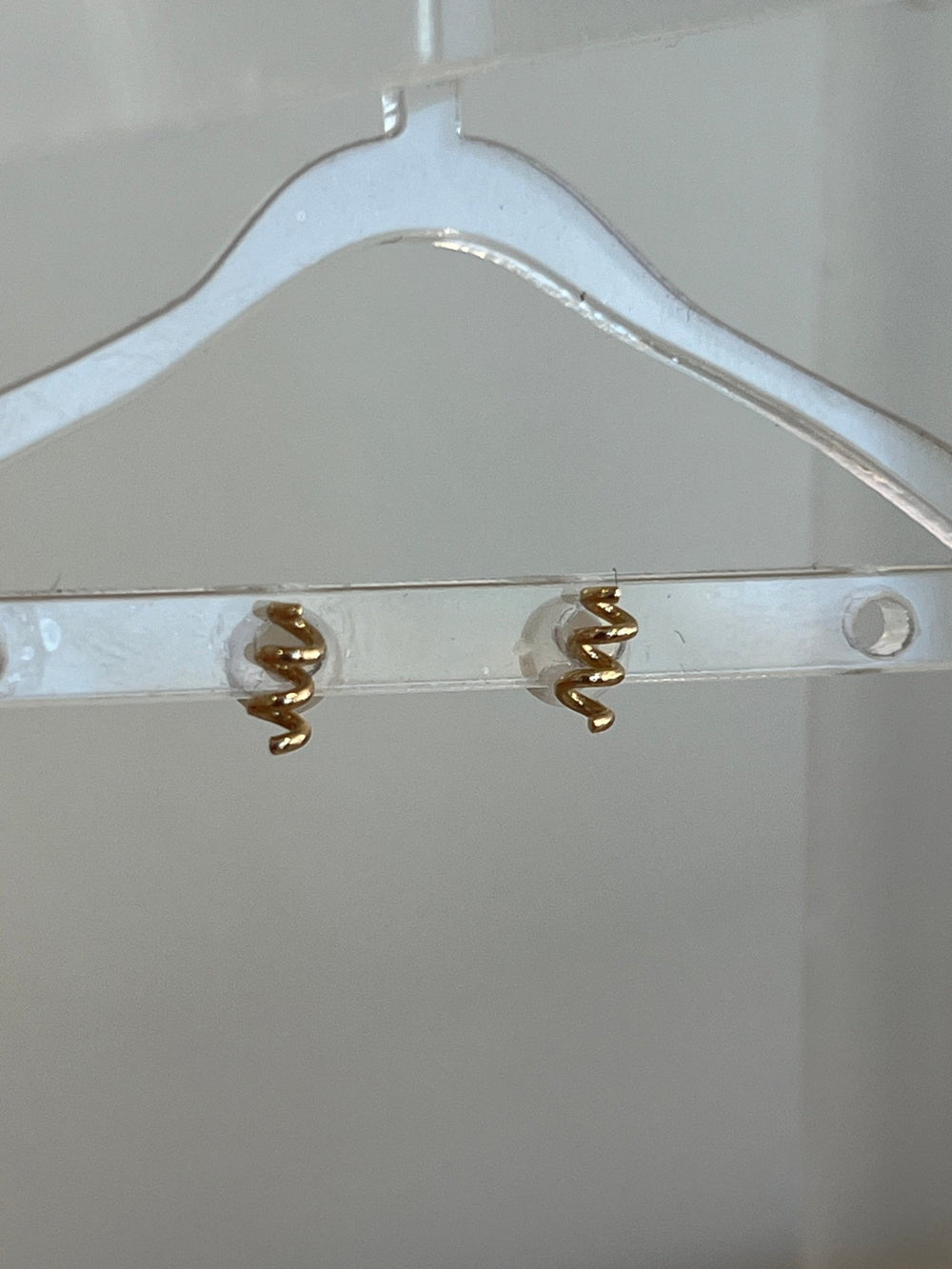 14k spring studs - gldn grl