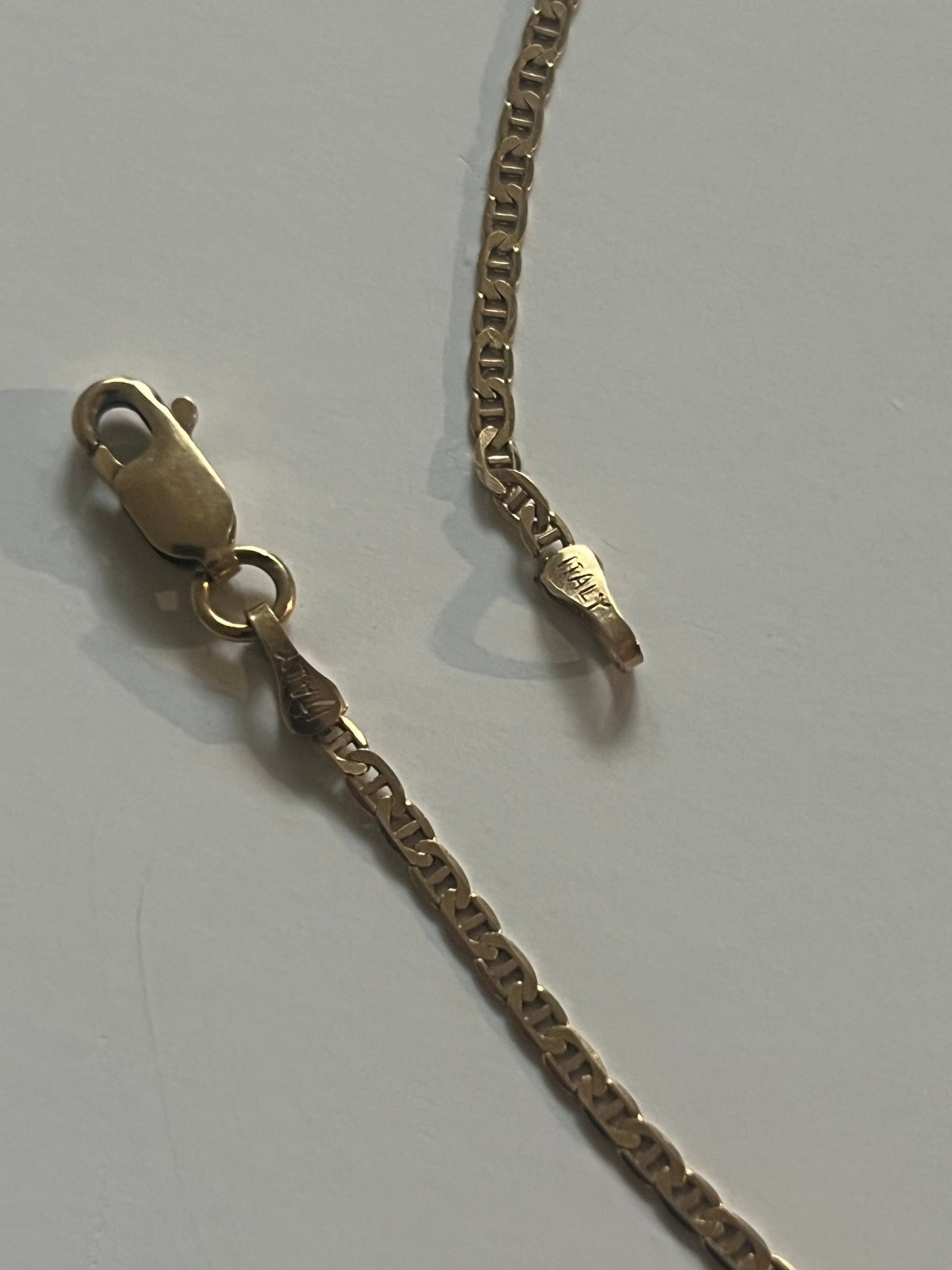 
                  
                    18k mariner chain - gldn grl
                  
                