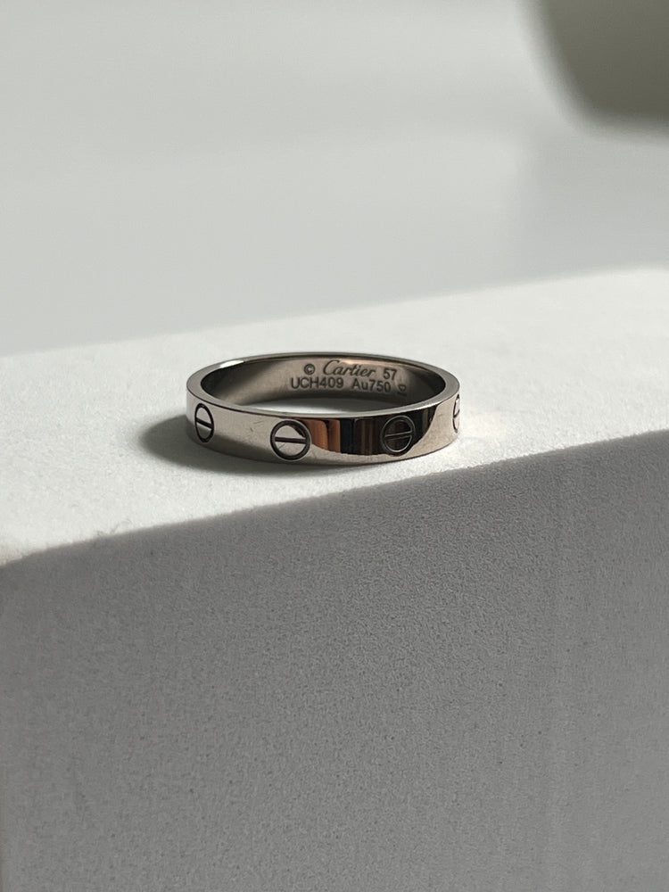 
                  
                    18k Cartier Mini Love Ring
                  
                