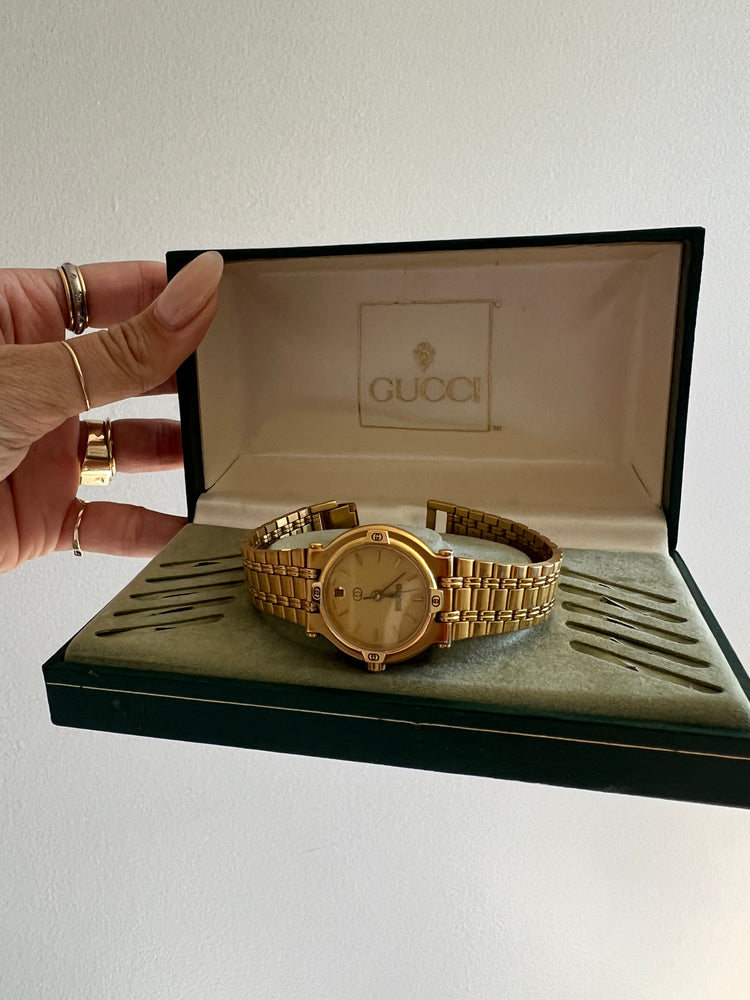 
                  
                    Gucci 9200L Watch
                  
                