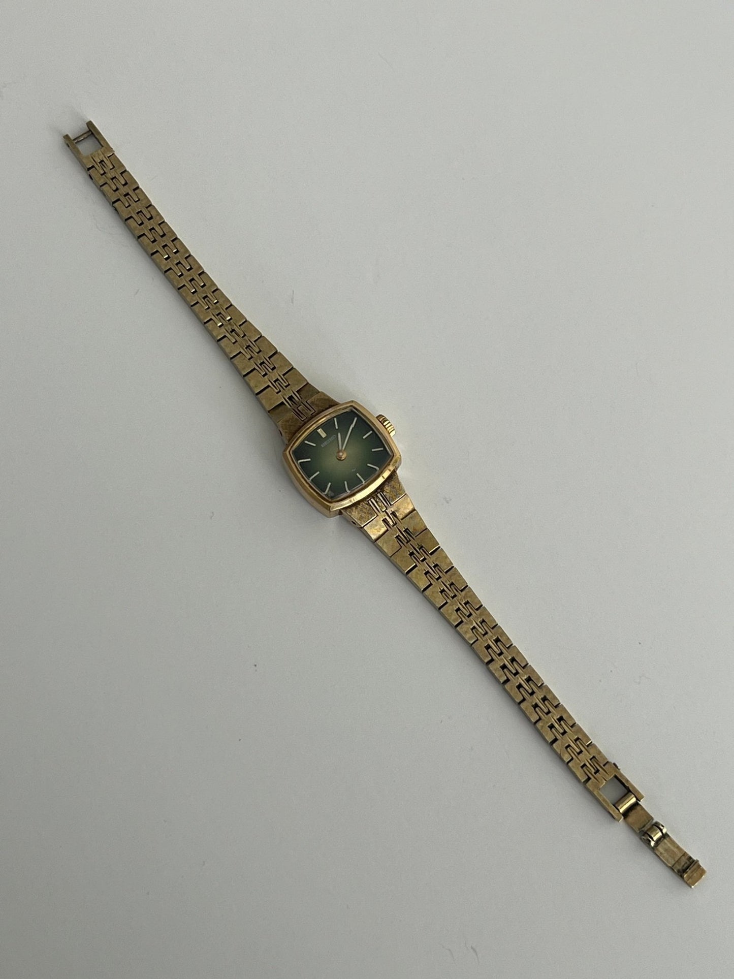 
                  
                    Green Seiko - gldn grl
                  
                