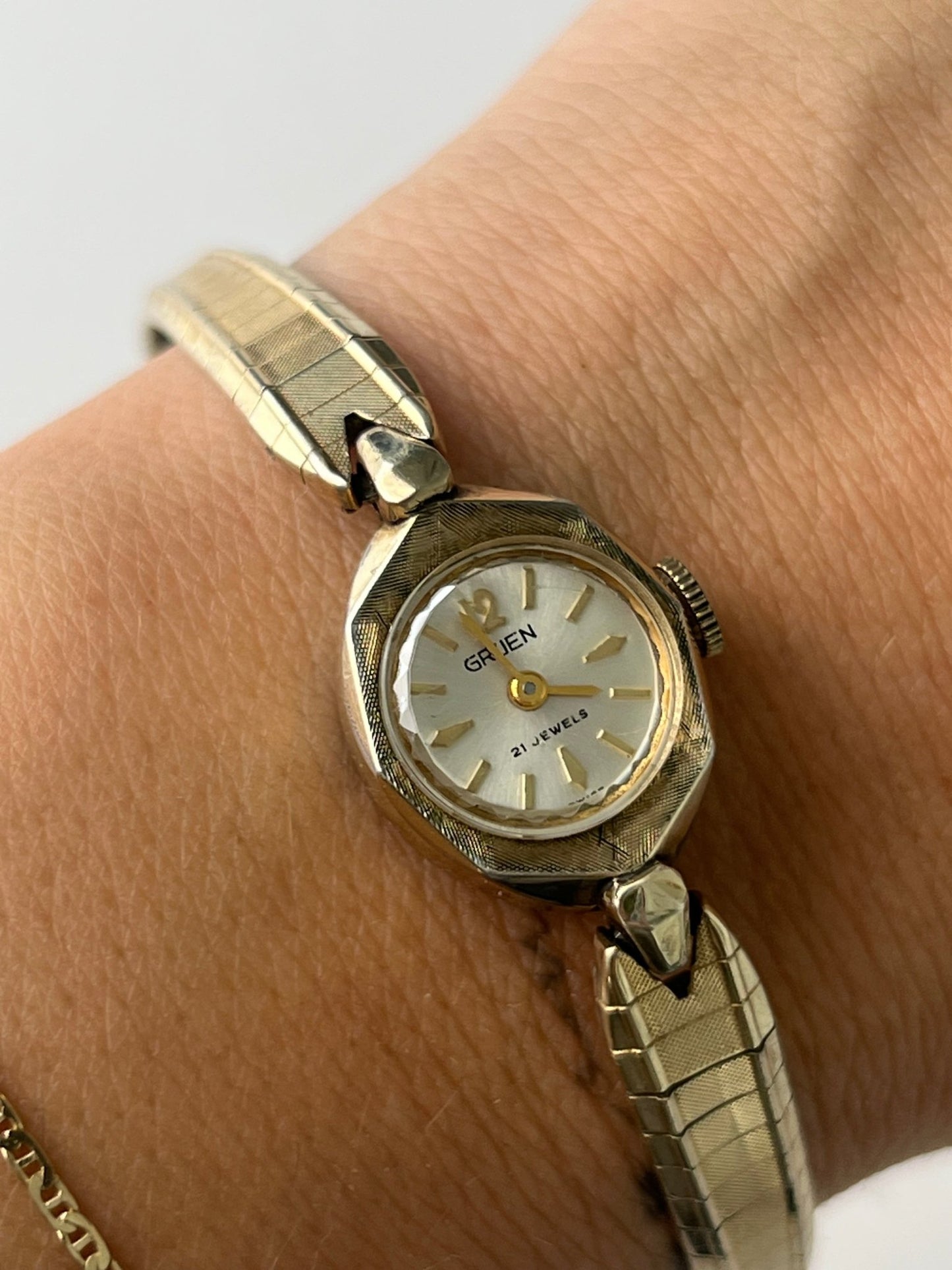 Gruen winding watch - gldn grl