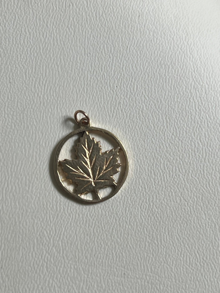 
                  
                    Maple leaf pendant - gldn grl
                  
                