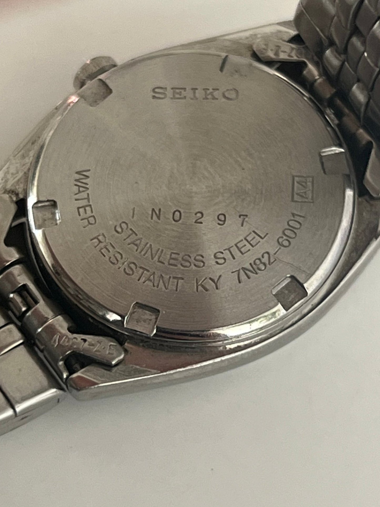 
                  
                    Silver Seiko watch - gldn grl
                  
                
