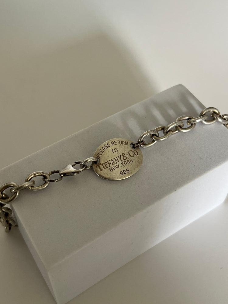 
                  
                    Tiffany and Co. oval disc choker - gldn grl
                  
                