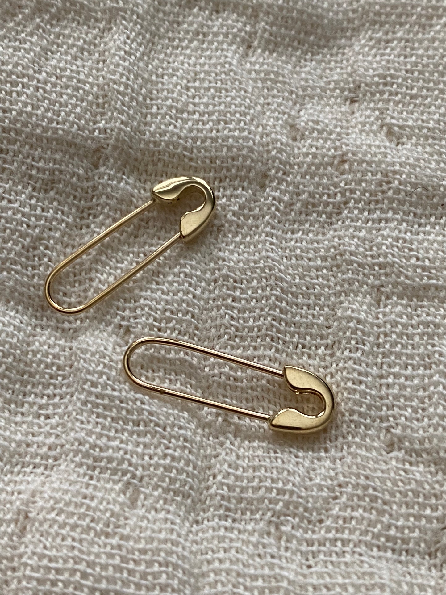 Gold safety pin earrings deals